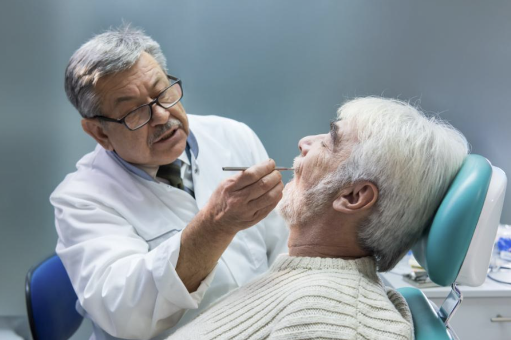La salute orale che ignoriamo tutto l’anno: perché il dolore arriva quasi sempre dopo