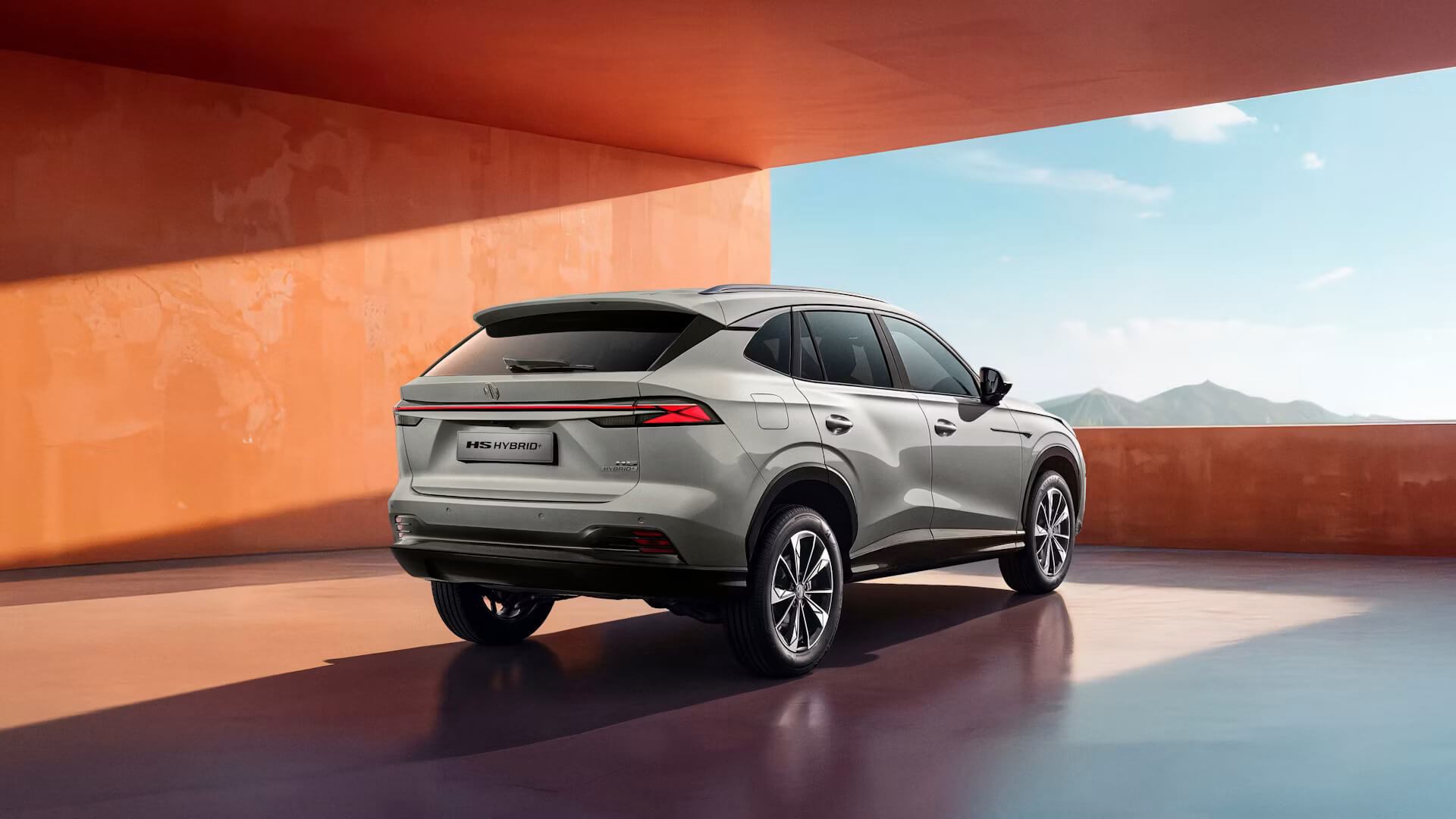 Il SUV ibrido è la scelta giusta per chi cerca efficienza e comfort
